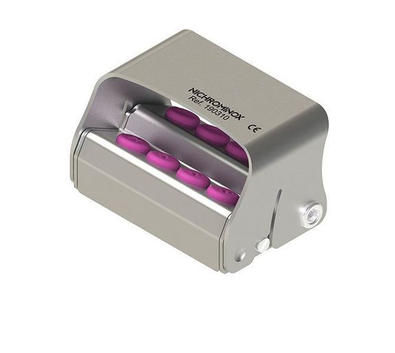 [190310-1] Nichrominox Ergo Plug 8 borenblok met schuine vlakken, 8 gaten, 2,8 cm hoog (Grijs)