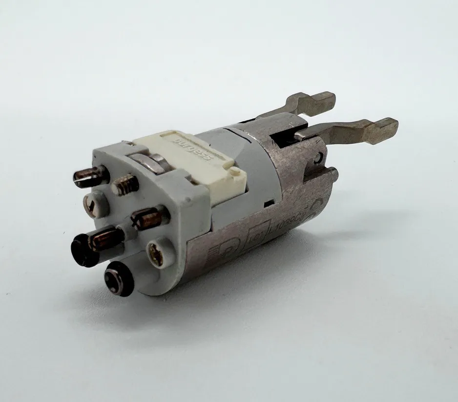 [RL404C] Luzzani MiniLight 6F ventielblok
